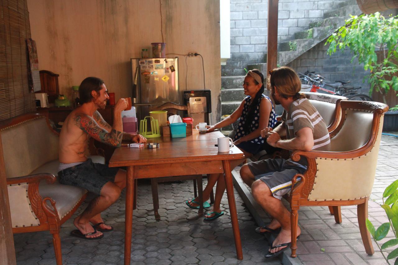 Ndalem Mj Homestay Γιογκιακάρτα Εξωτερικό φωτογραφία
