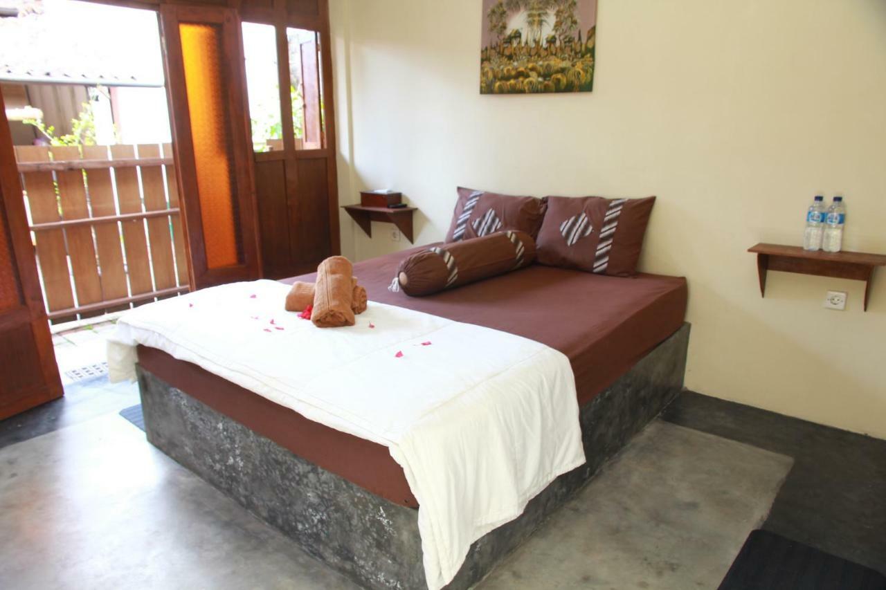 Ndalem Mj Homestay Γιογκιακάρτα Εξωτερικό φωτογραφία